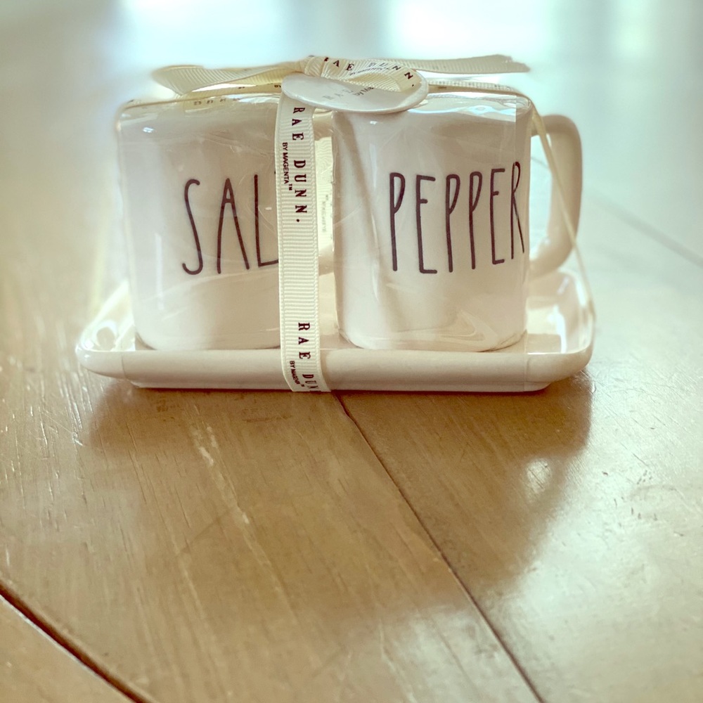 Rae dumb salt and pepper shakers!